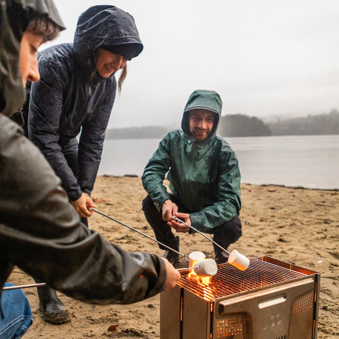 7 Reasons a Smokeless Grill Beats a Traditional Fire Pit